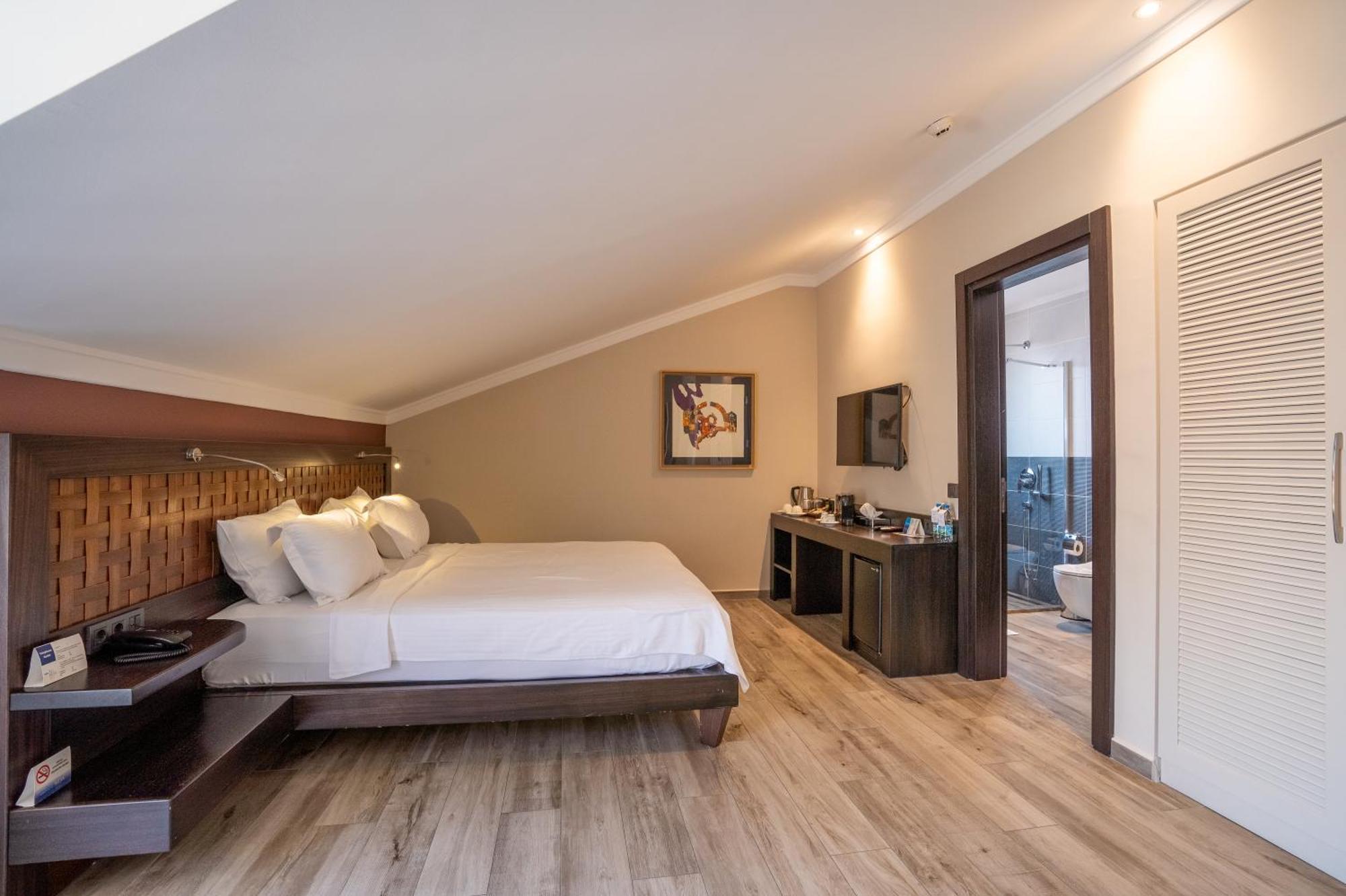 Resa Hotel Goecek Экстерьер фото